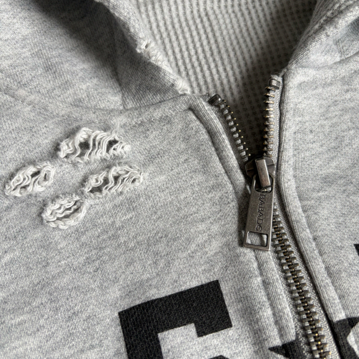 BIG LOGO ZIPPER